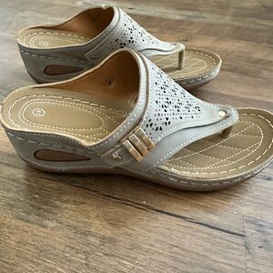 Women's Tan Slide Sandals